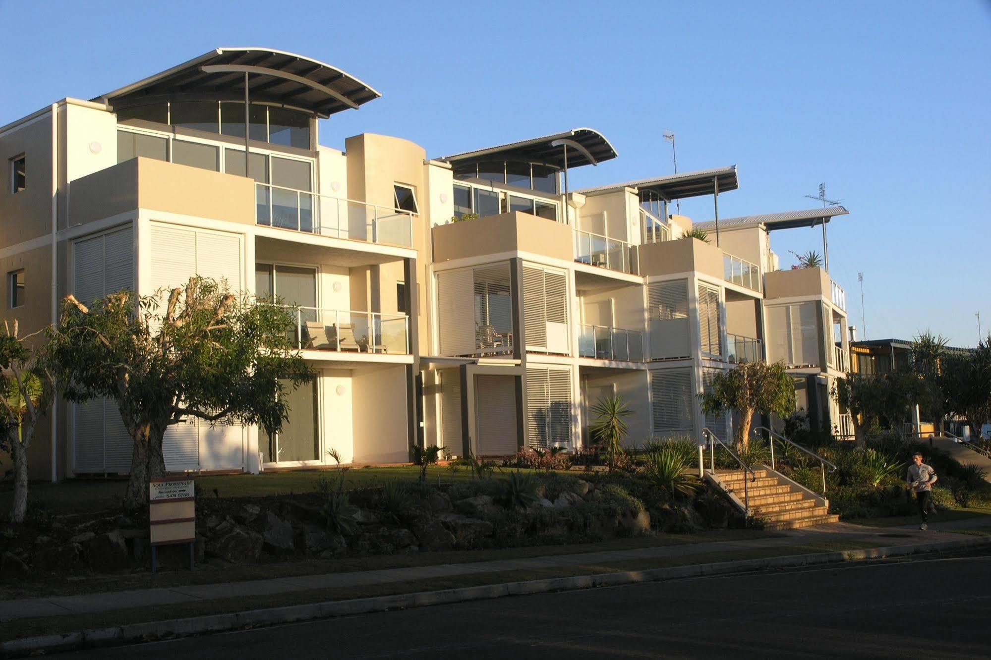 Aqua Promenade Beachfront Apartments Sunshine Coast Exterior photo